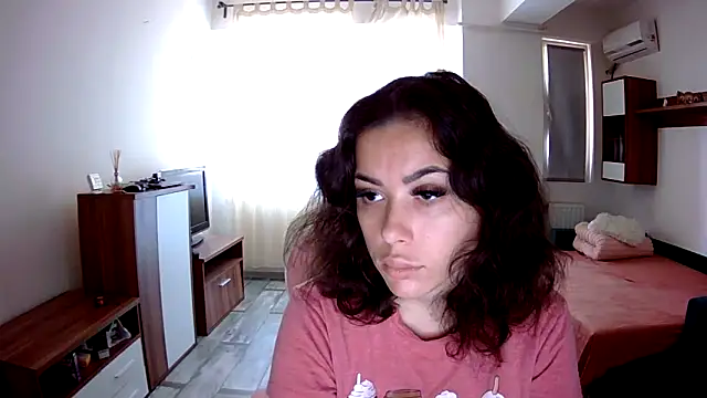 Snapshot of LovelyJulliette chatting on September 28, 2025, 10:33 am LovelyJulliette online show from September 28, 2025, 10:33 am