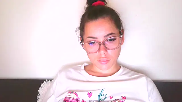 Snapshot of LovelyJulliette chatting on October 24, 2025, 11:31 am LovelyJulliette online show from October 24, 2025, 11:31 am