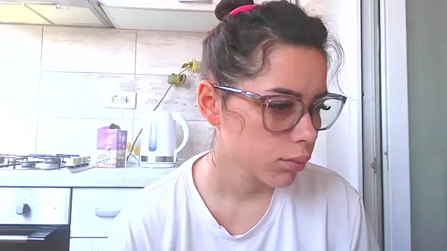 Snapshot of LovelyJulliette chatting on October 28, 2025, 10:36 am LovelyJulliette online show from October 28, 2025, 10:36 am