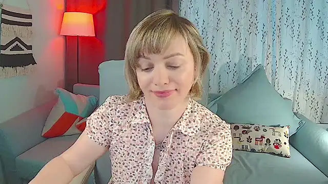 Snapshot of NandiSmile chatting on February 11, 2026, 6:35 am NandiSmile online show from February 11, 2026, 6:35 am