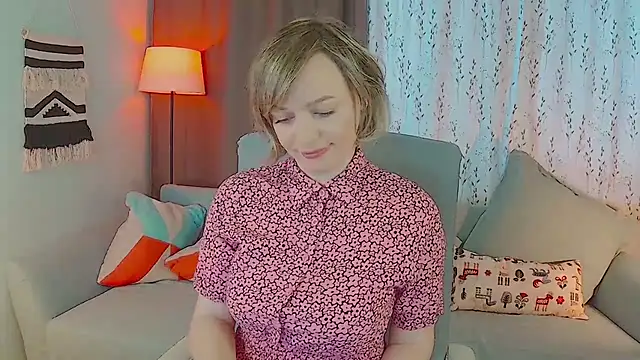 Snapshot of NandiSmile chatting on January 9, 2026, 7:26 am NandiSmile online show from January 9, 2026, 7:26 am