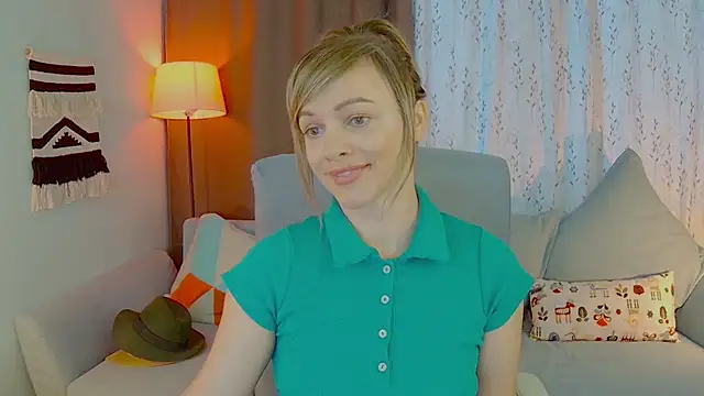 Snapshot of NandiSmile chatting on September 24, 2025, 6:42 am NandiSmile online show from September 24, 2025, 6:42 am