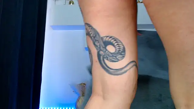 arianatattoos online show from December 16, 2025, 11:03 am