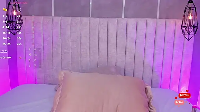 Snapshot of lea_gray chatting on October 4, 2025, 7:37 pm lea gray online show from October 4, 2025, 7:37 pm