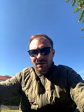 Snapshot of Adventurehotman chatting on October 9, 2025, 12:28 pm Adventurehotman online show from October 9, 2025, 12:28 pm