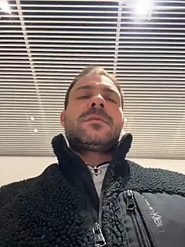 Adventurehotman online show from November 30, 2025, 12:50 pm