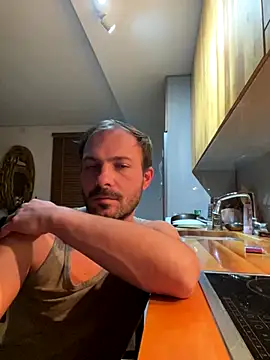 Adventurehotman online show from December 4, 2024, 11:08 pm