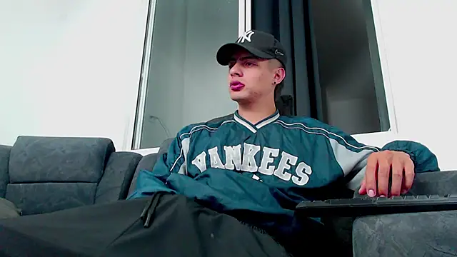 Snapshot of Stiven_CL chatting on October 1, 2025, 5:45 am Stiven CL online show from October 1, 2025, 5:45 am