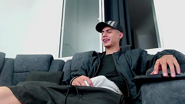 Snapshot of Stiven_CL chatting on October 5, 2025, 10:44 pm Stiven CL online show from October 5, 2025, 10:44 pm