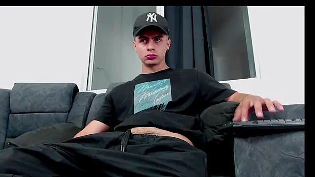 Snapshot of Stiven_CL chatting on September 18, 2025, 3:59 pm Stiven CL online show from September 18, 2025, 3:59 pm