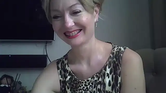 ZarinaSwift online show from January 11, 2025, 9:47 am