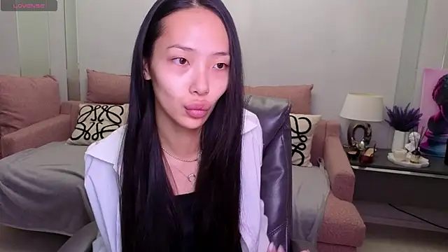 Snapshot of _MIURA_ chatting on October 8, 2025, 1:07 am MIURA online show from October 8, 2025, 1:07 am