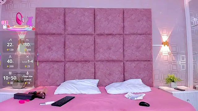 Snapshot of LiaVelez chatting on February 13, 2026, 1:44 pm LiaVelez online show from February 13, 2026, 1:44 pm