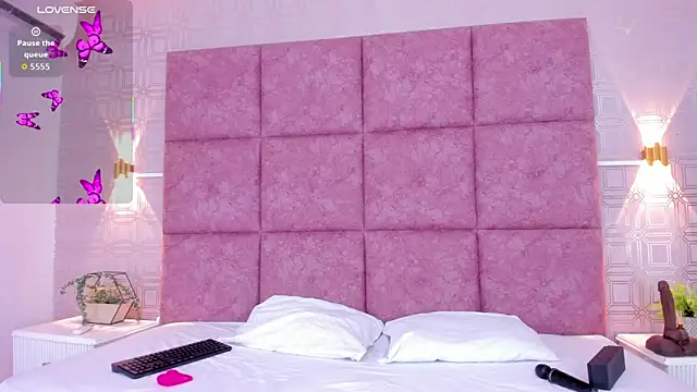 LiaVelez online show from March 30, 2026, 1:56 pm