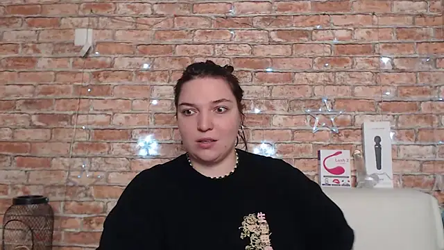 Snapshot of Amelia_Kiss_ chatting on September 19, 2025, 12:36 am Amelia Kiss  online show from September 19, 2025, 12:36 am