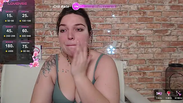 Snapshot of Amelia_Kiss_ chatting on October 15, 2025, 12:42 am Amelia Kiss  online show from October 15, 2025, 12:42 am