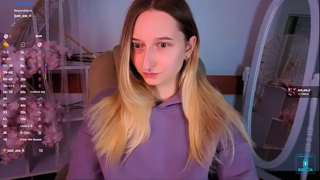  Ri na  online show from October 12, 2025, 5:31 am