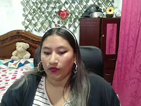 EmilyLove1014 online show from December 31, 2024, 12:54 am