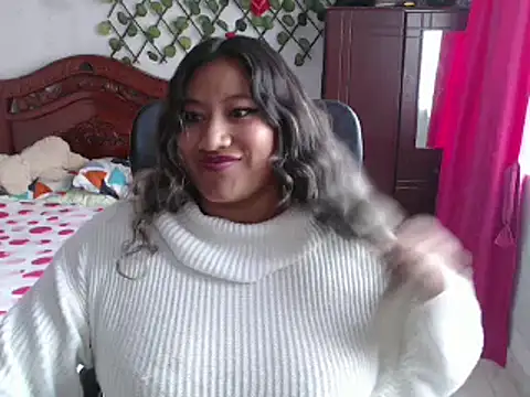 EmilyLove1014 online show from December 28, 2024, 8:47 pm