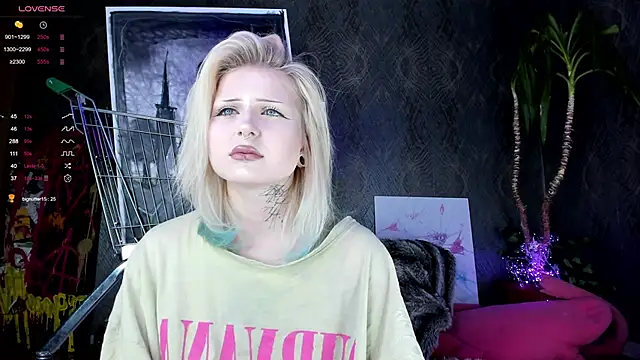 little grinch666 online show from January 22, 2025, 8:59 pm