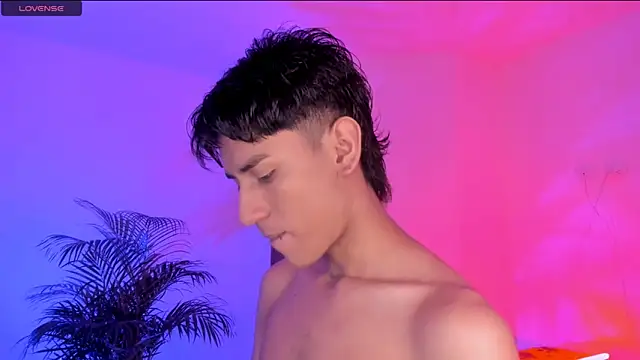 Snapshot of Levin_Hikaru chatting on October 18, 2025, 11:34 am Levin Hikaru online show from October 18, 2025, 11:34 am