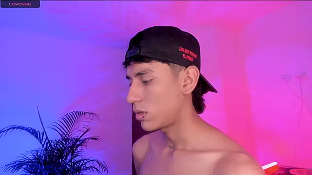 Snapshot of Levin_Hikaru chatting on October 2, 2025, 6:39 am Levin Hikaru online show from October 2, 2025, 6:39 am