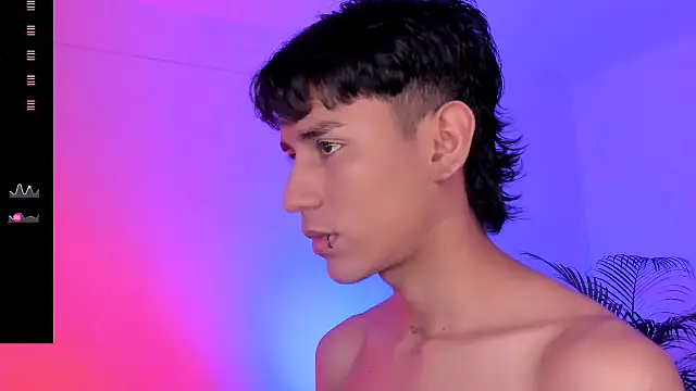 Snapshot of Levin_Hikaru chatting on October 19, 2025, 11:18 pm Levin Hikaru online show from October 19, 2025, 11:18 pm