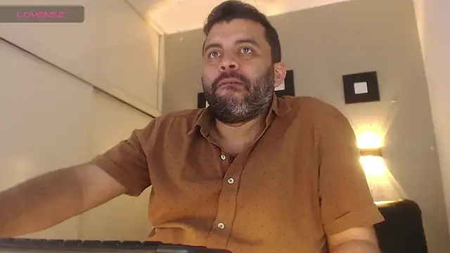 Santi Ruiz2 online show from February 16, 2025, 3:05 pm