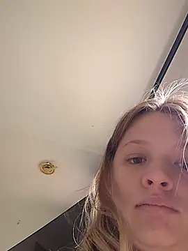 curvycakecutie online show from March 20, 2026, 5:14 pm