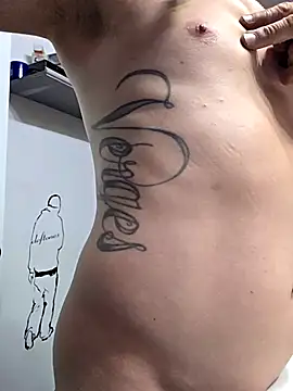 Snapshot of Twin2222 chatting on October 11, 2025, 2:12 am Twin2222 online show from October 11, 2025, 2:12 am