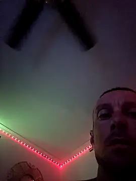 Snapshot of Twin2222 chatting on October 8, 2025, 12:45 am Twin2222 online show from October 8, 2025, 12:45 am