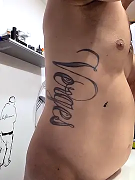 Snapshot of Twin2222 chatting on September 30, 2025, 3:34 am Twin2222 online show from September 30, 2025, 3:34 am