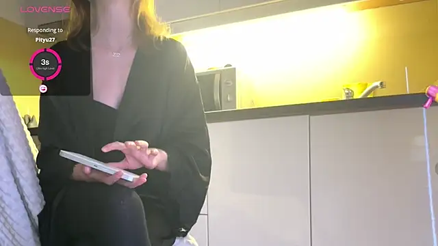 Snapshot of Missy_baby chatting on January 1, 2025, 7:21 pm Missy baby online show from January 1, 2025, 7:21 pm