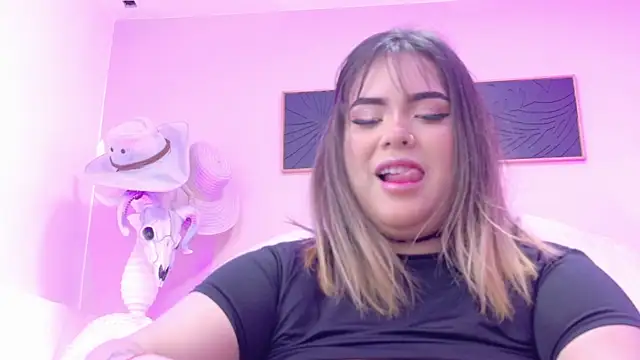 Snapshot of MeryStone chatting on October 13, 2025, 5:20 am MeryStone online show from October 13, 2025, 5:20 am