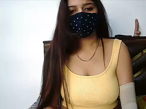 Gloie4u online show from December 5, 2025, 5:06 am