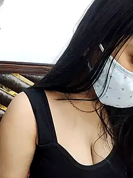 Gloie4u online show from January 25, 2025, 12:47 pm