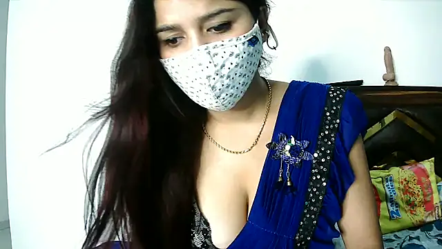 Gloie4u online show from October 28, 2025, 8:13 am