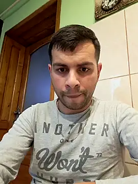 hornny1995 online show from December 4, 2024, 1:36 pm