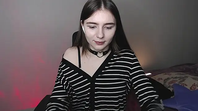 Ava Moore  online show from January 13, 2026, 3:27 pm