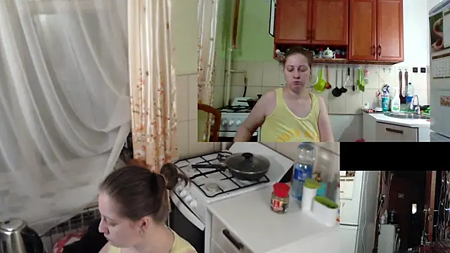 Sakura Green online show from November 4, 2025, 4:27 am