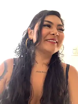 Juli Walker online show from May 11, 2026, 2:56 pm