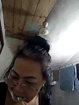 Hotestlove online show from October 9, 2025, 10:49 am