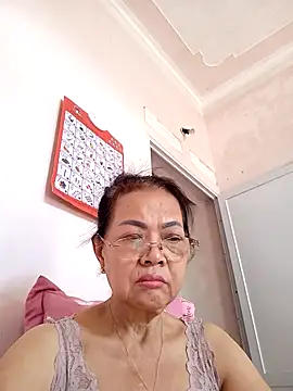 Hotestlove online show from September 27, 2025, 2:18 am