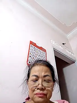 Hotestlove online show from October 15, 2025, 10:34 am