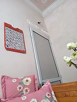 Hotestlove online show from September 28, 2025, 1:29 pm