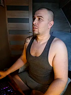 Foxyshaved online show from April 16, 2026, 5:08 am