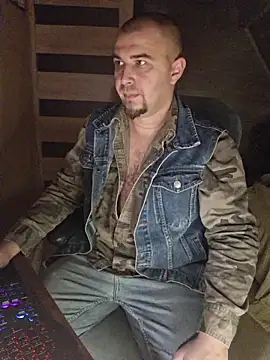 Foxyshaved online show from November 8, 2025, 4:27 am