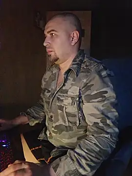 Foxyshaved online show from October 7, 2025, 4:35 am