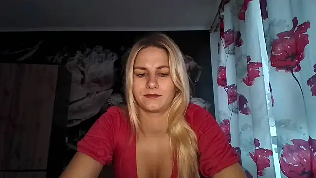 Snapshot of DagmarieFlirt chatting on September 27, 2025, 5:13 am DagmarieFlirt online show from September 27, 2025, 5:13 am