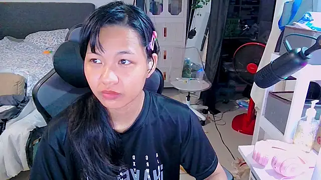 Kana G online show from February 17, 2025, 7:33 pm